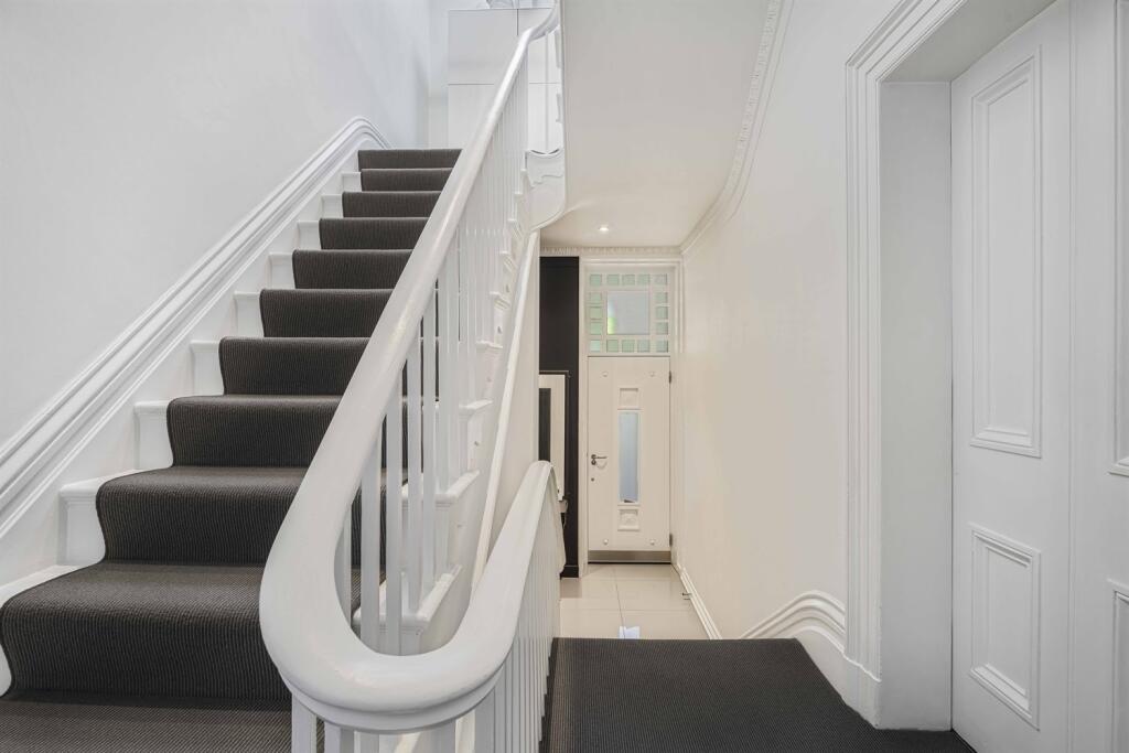 2 bedroom apartment for sale in Langham Mount, East Downs Road, Bowdon, WA14